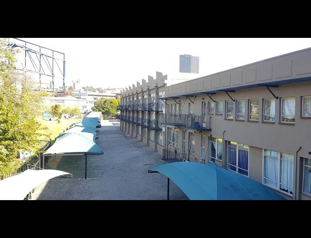 1 BEDROOM APARTMENT FOR SALE IN RICHMOND